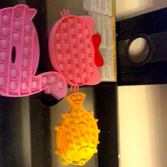 Fidgets ) pop its- - Picture 2 of 3